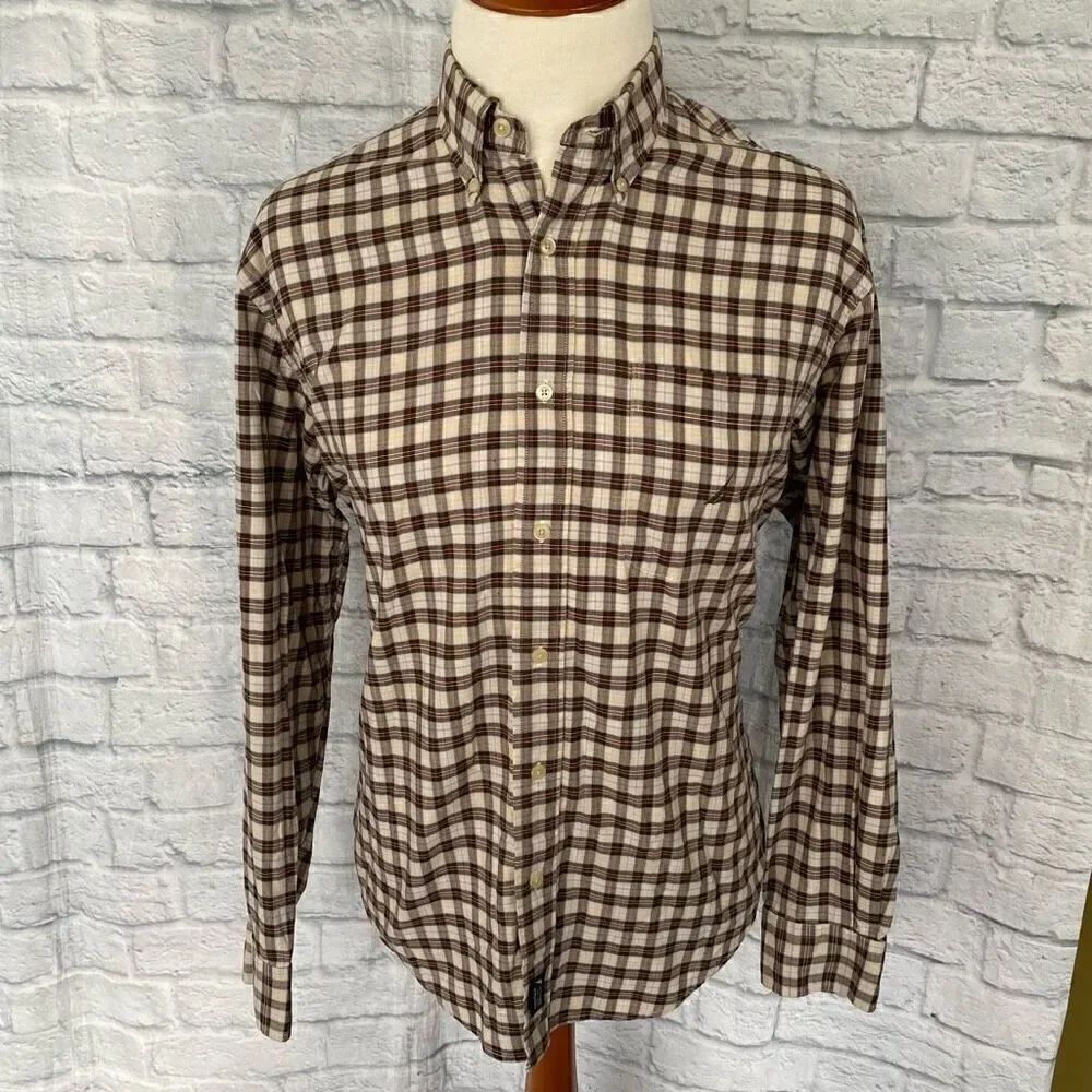 Nautica NS83 men L 100% cotton button down plaid shirt